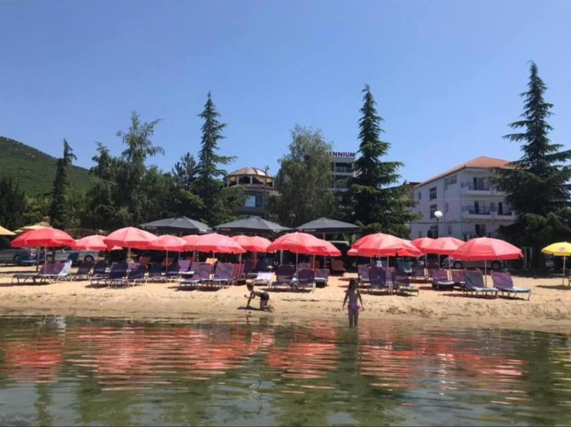 Hotel Saint Marena Поградец Екстериор снимка