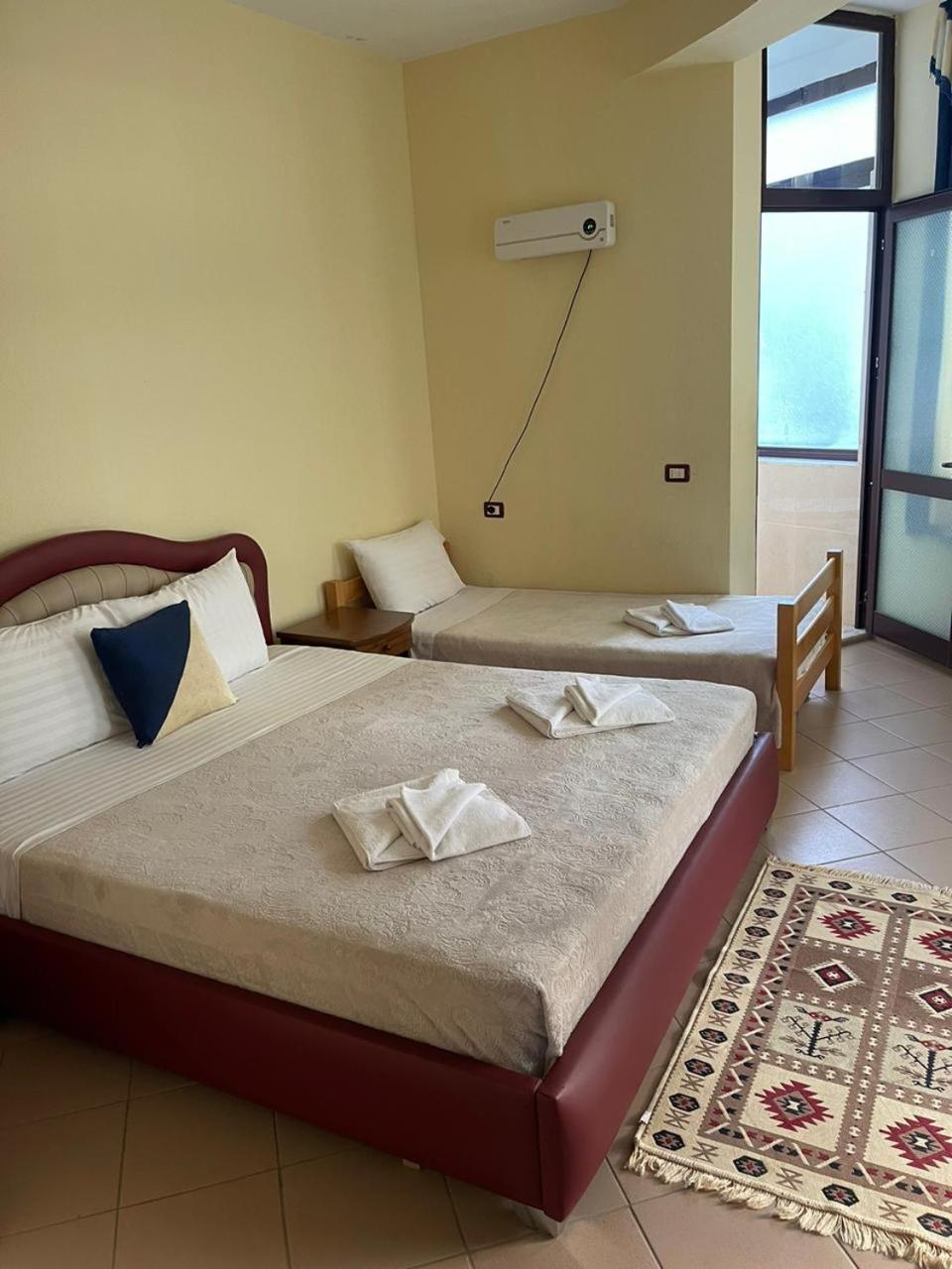 Hotel Saint Marena Поградец Екстериор снимка
