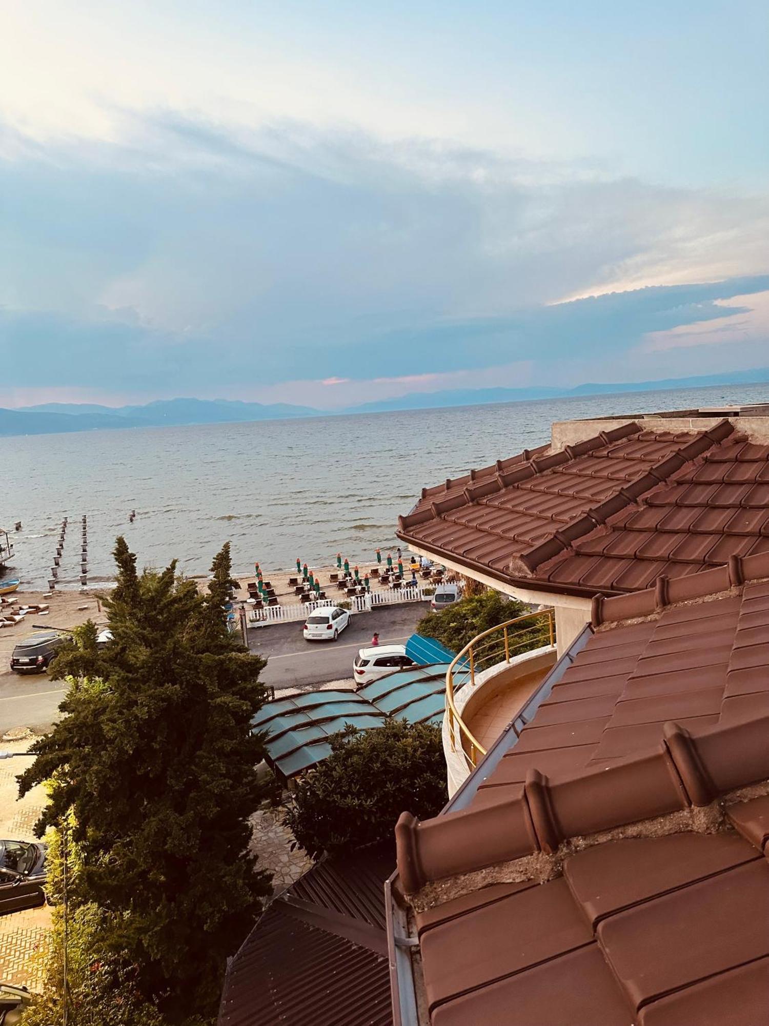 Hotel Saint Marena Поградец Екстериор снимка