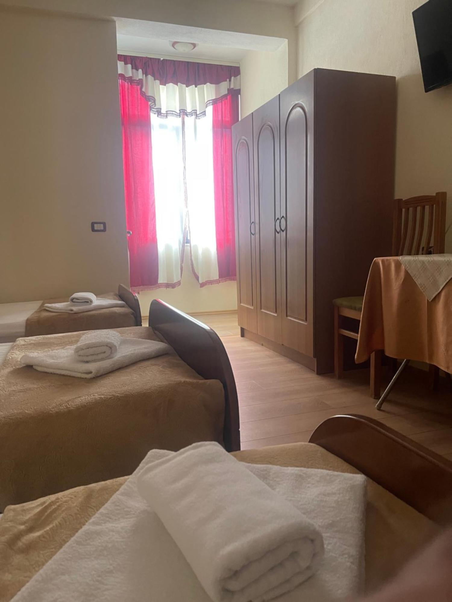 Hotel Saint Marena Поградец Екстериор снимка